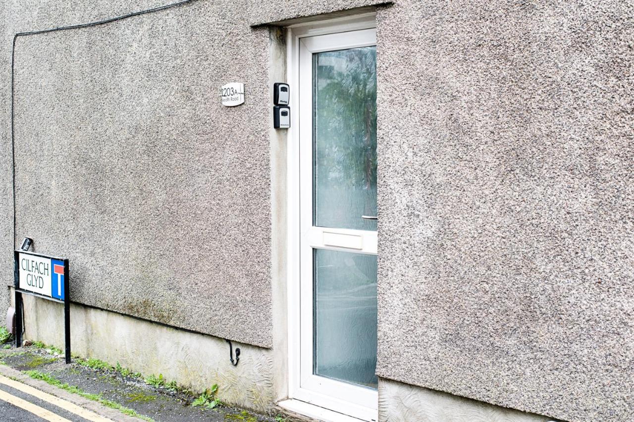 Walk To Swansea Stadium, 3 Rooms, Smart Tv'S Exterior photo